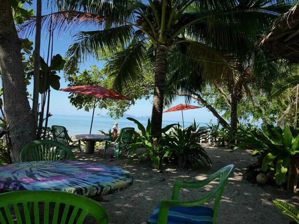 Hotel Dugong Koh Sukorn Ko Sukon Exterior foto